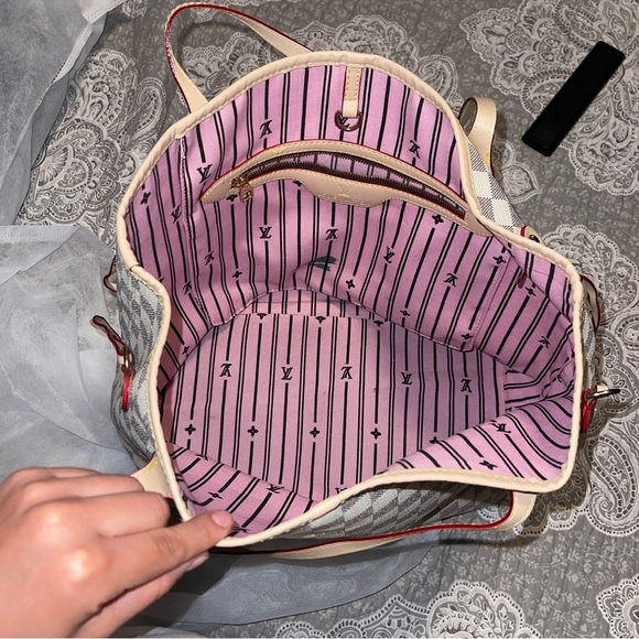 Meet your posher! UNLISTED - Picture 3 of 12